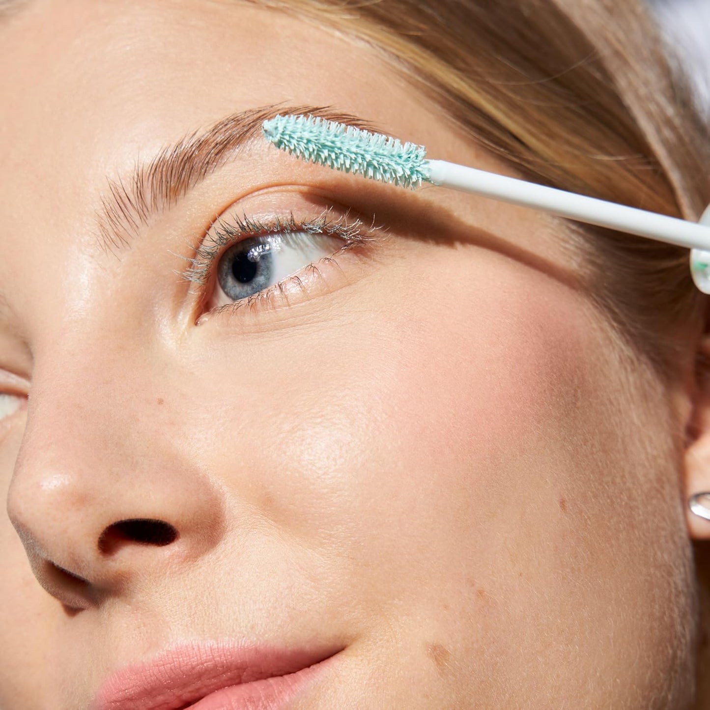 Essence Lash Princess Mascara Primer for Extra Length & Volume, Lash Boosting Conditioning Primer