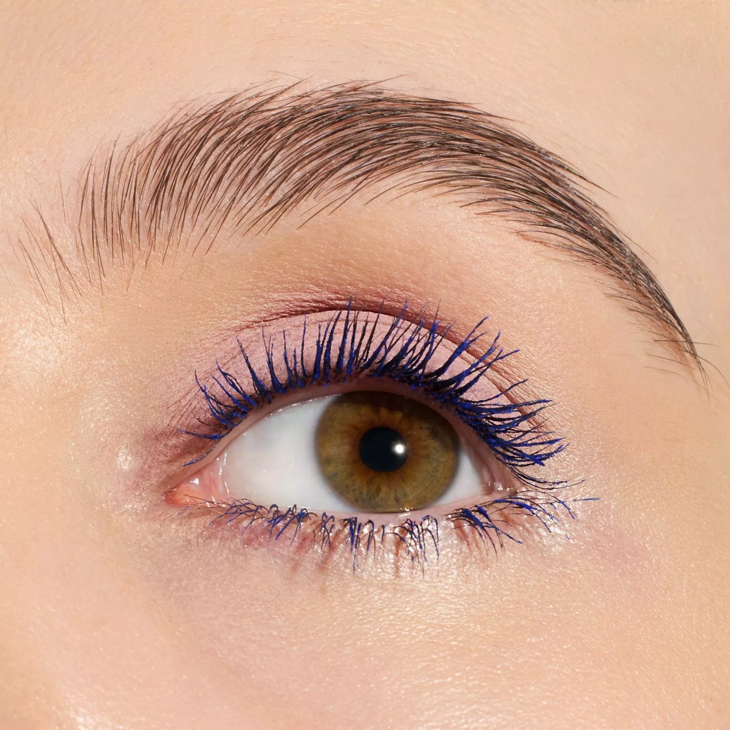 Essence I Love Extreme Blue crazy volume mascara
