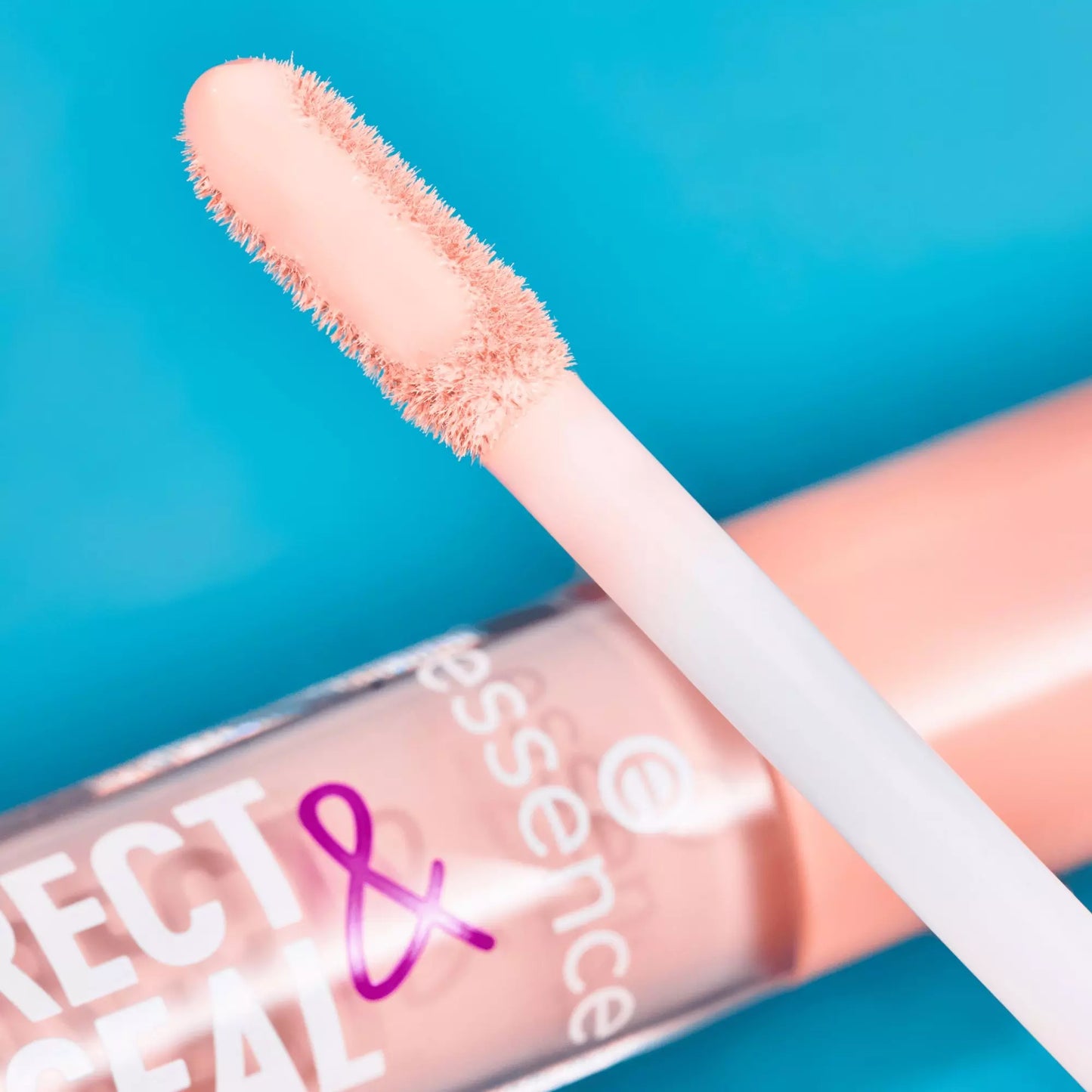 Essence CORRECT & CONCEAL under eye brightening concealer