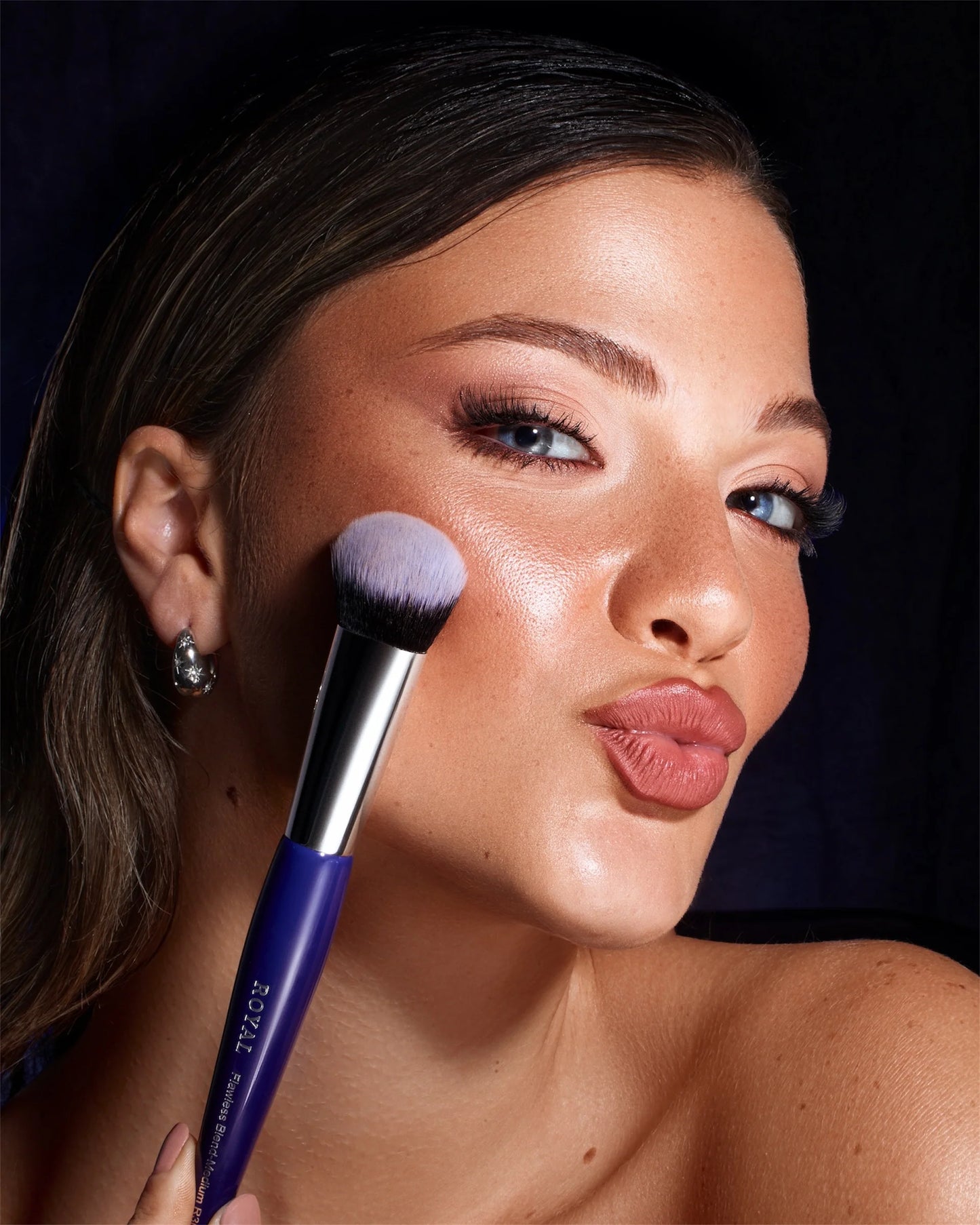 ROYAL COSMETICS
Flawless Blend Medium Brush R302