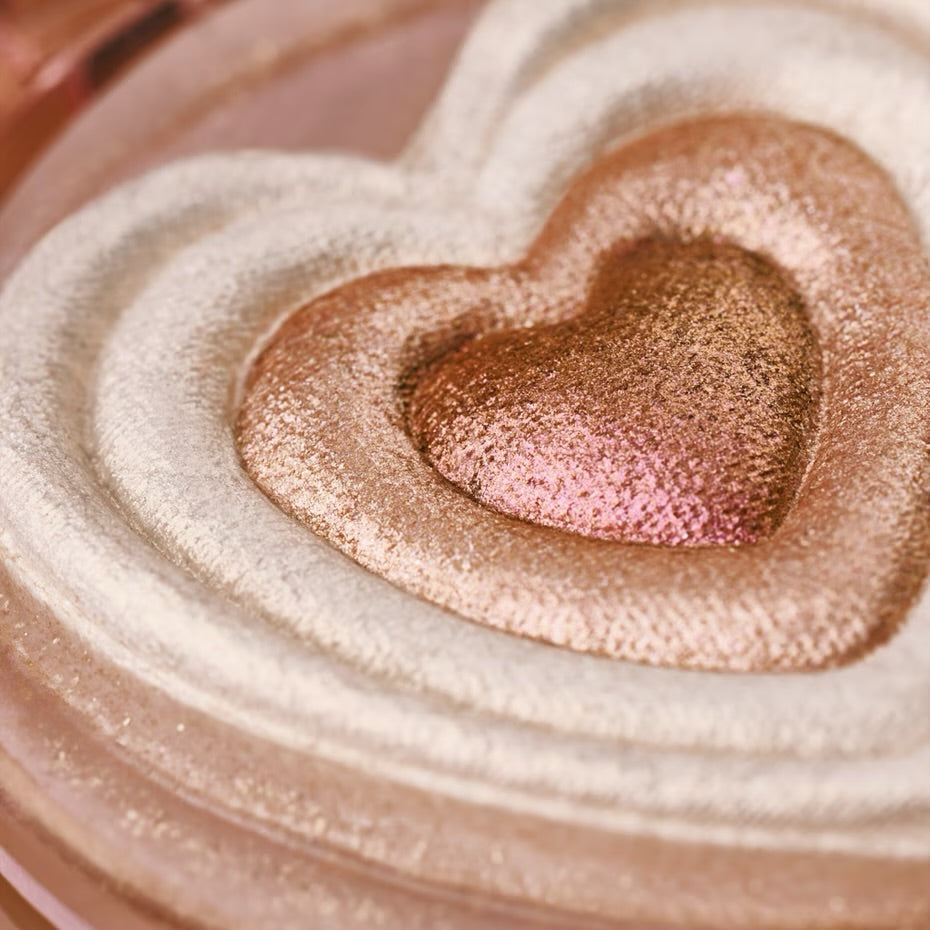 Essence LOVE IT A CHOCO' LOT! highlighter glaze