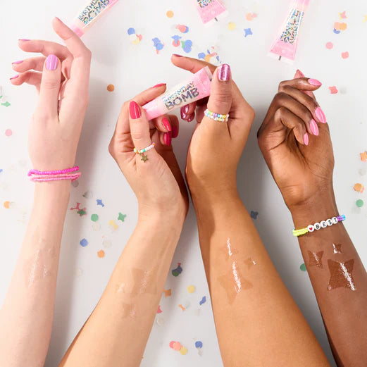 Essence JUICY BOMB Shiny Lip gloss